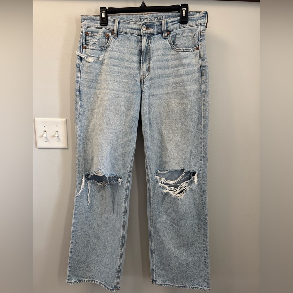 American Eagle Outfitters Stovepipe Strigid Light Blue Distressed Jeans